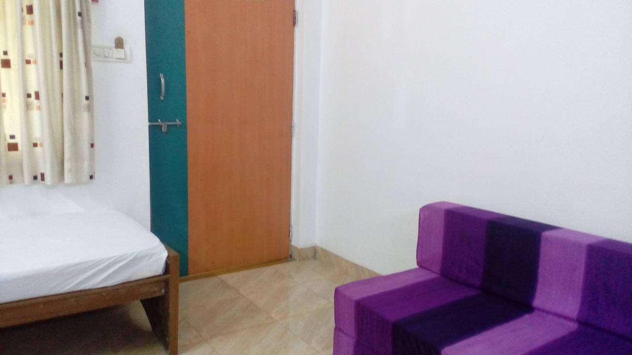 Hotel Rajdhani Лонавала Экстерьер фото