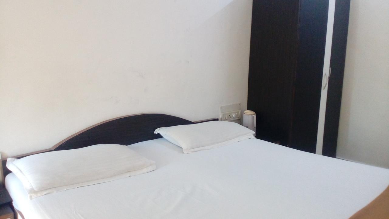 Hotel Rajdhani Лонавала Экстерьер фото