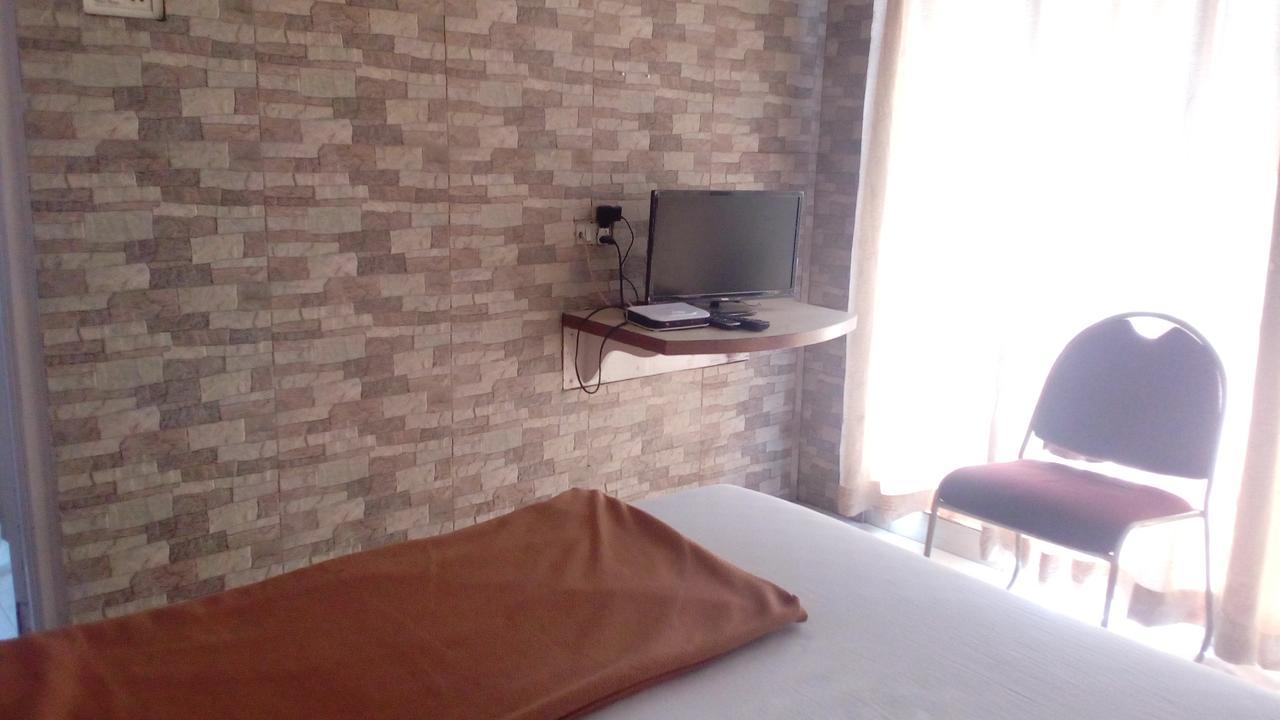 Hotel Rajdhani Лонавала Экстерьер фото