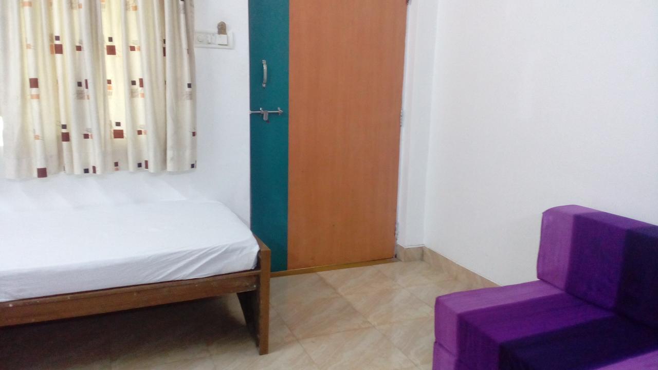 Hotel Rajdhani Лонавала Экстерьер фото